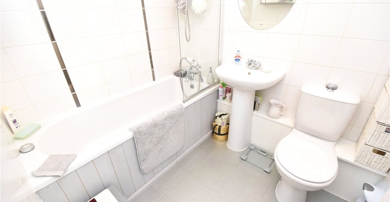 2 bedroom house for sale in Dartford | Robinson Jackson
