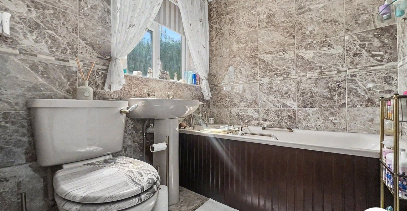 2 bedroom house for sale in Rochester | Robinson Michael & Jackson