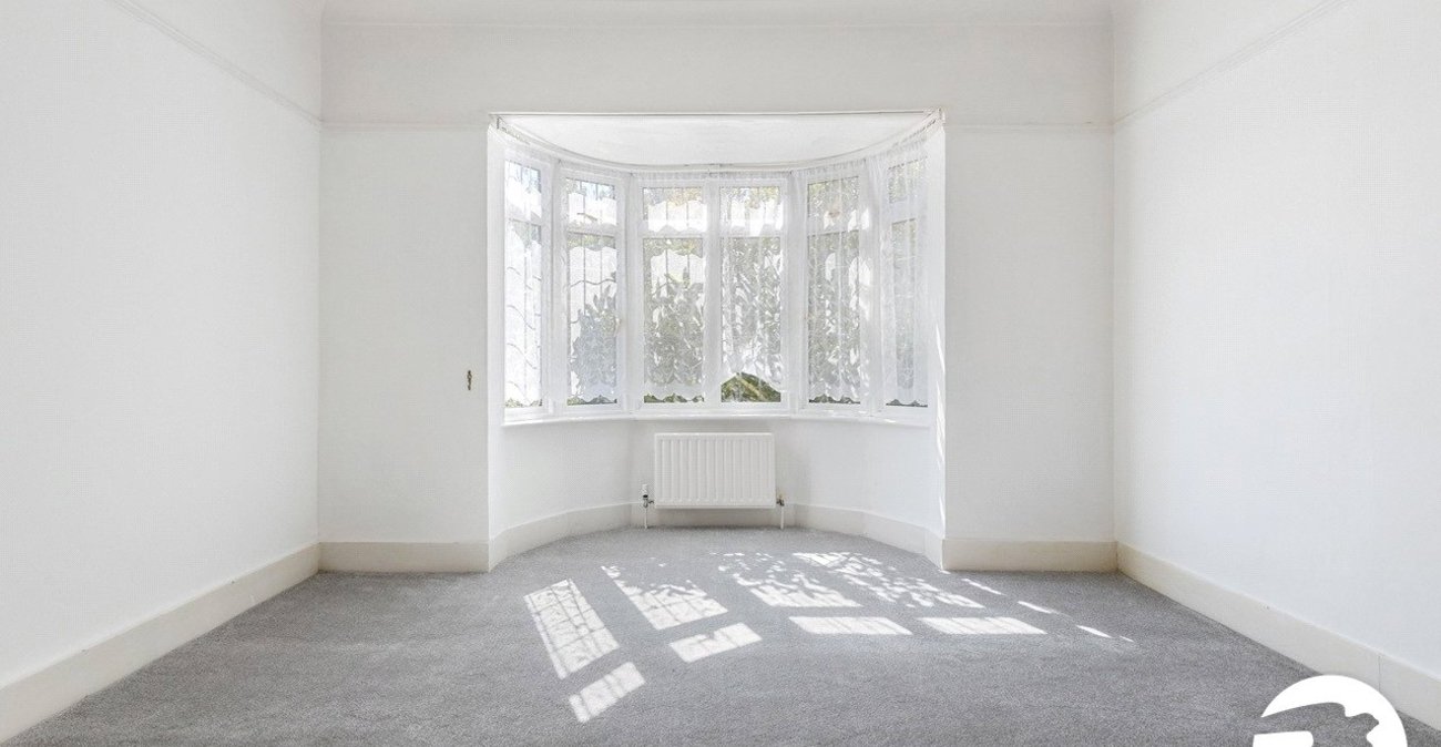 3 bedroom house for sale in London | Robinson Jackson