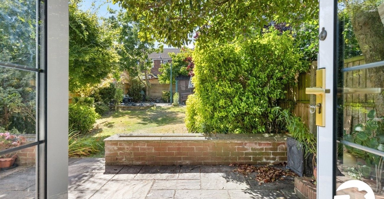 3 bedroom house for sale in London | Robinson Jackson