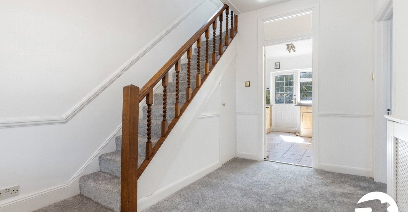 3 bedroom house for sale in London | Robinson Jackson