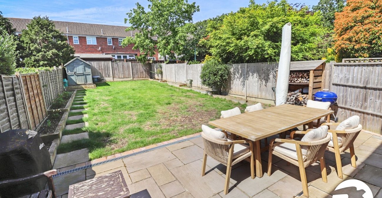 3 bedroom house for sale in London | Robinson Jackson