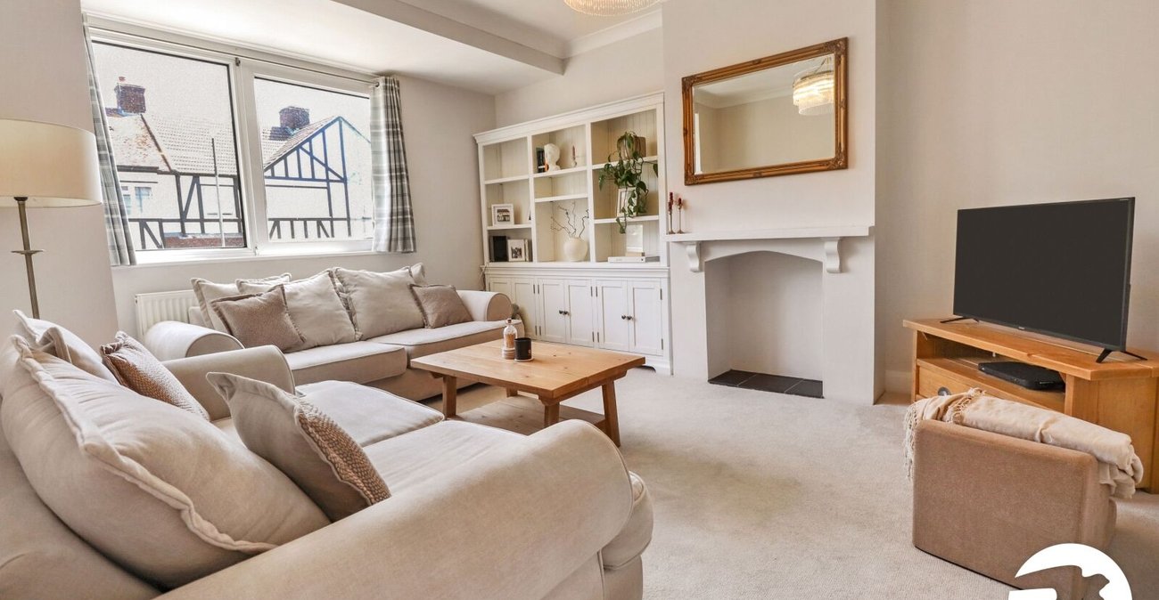3 bedroom house for sale in London | Robinson Jackson