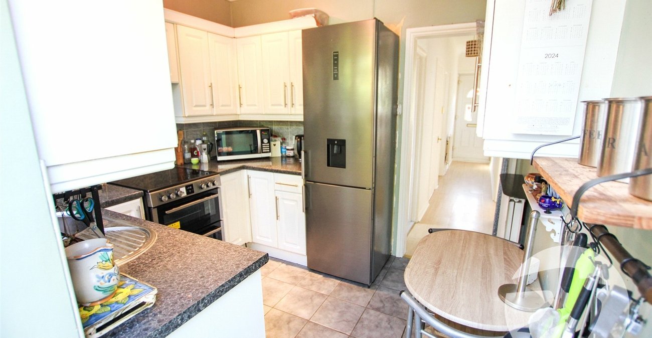 2 bedroom property for sale in London | Robinson Jackson