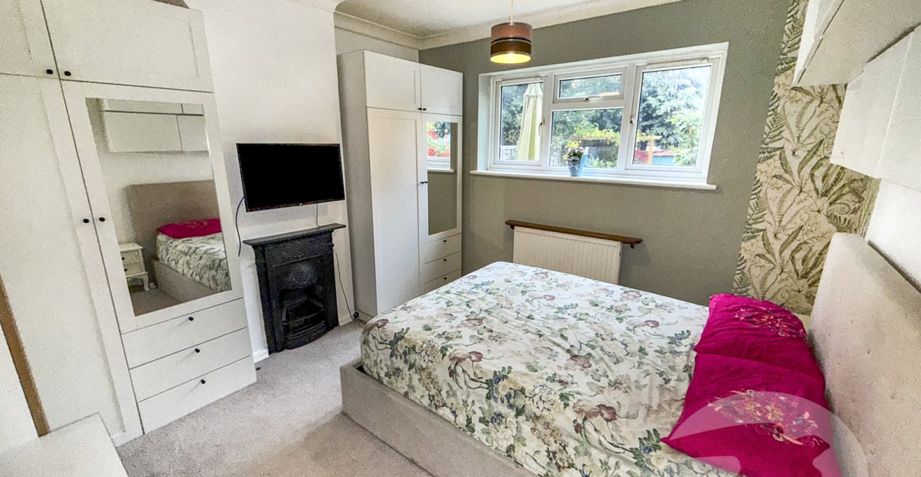 2 bedroom property for sale in London | Robinson Jackson