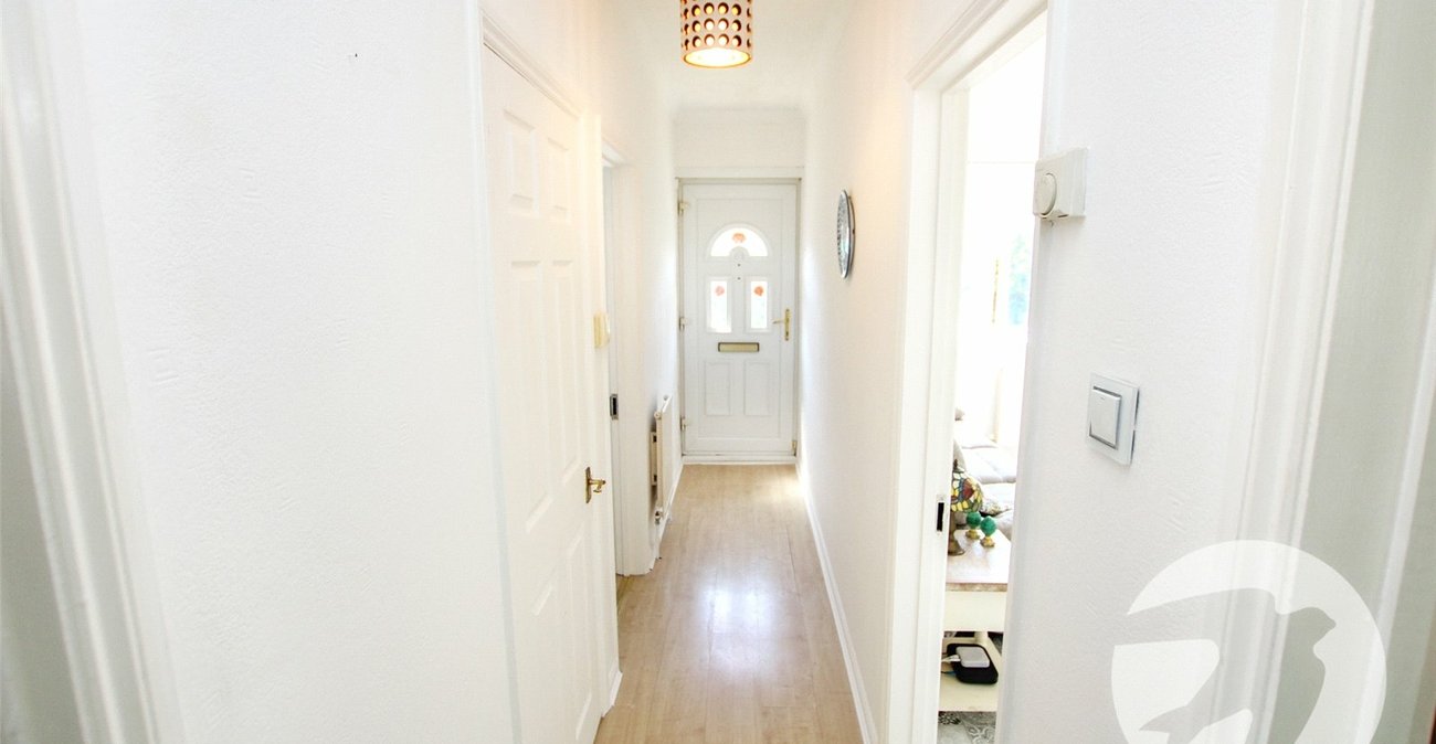 2 bedroom property for sale in London | Robinson Jackson