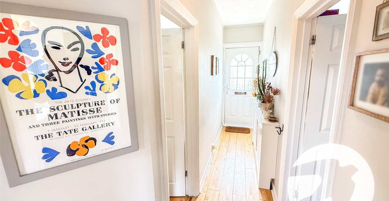 2 bedroom property for sale in London | Robinson Jackson