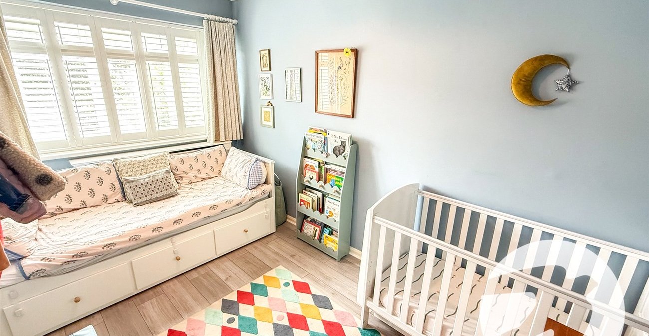2 bedroom property for sale in London | Robinson Jackson