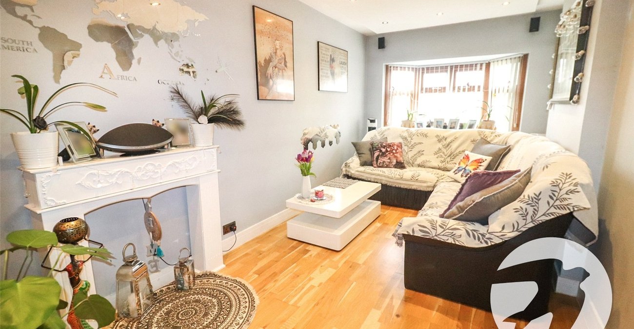 4 bedroom bungalow for sale in Bexleyheath | Robinson Jackson