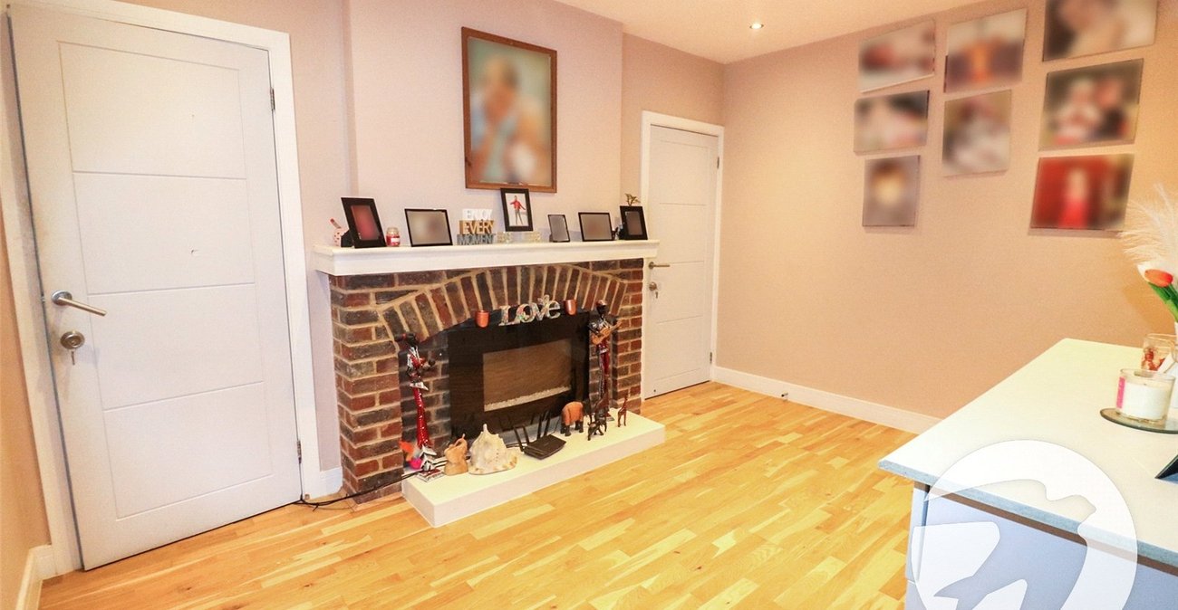 4 bedroom bungalow for sale in Bexleyheath | Robinson Jackson