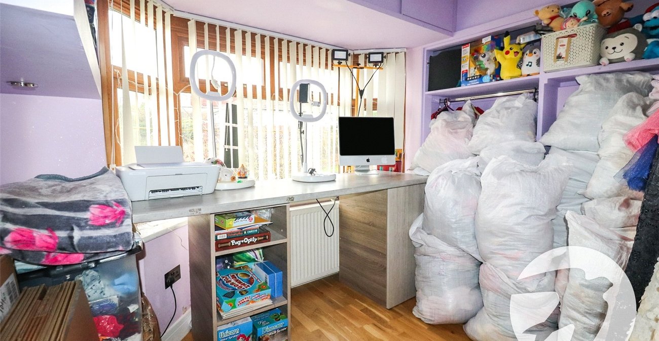 4 bedroom bungalow for sale in Bexleyheath | Robinson Jackson