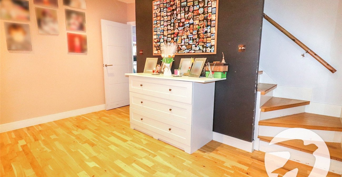 4 bedroom bungalow for sale in Bexleyheath | Robinson Jackson