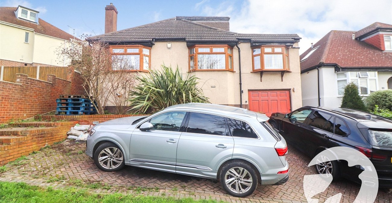 4 bedroom bungalow for sale in Bexleyheath | Robinson Jackson