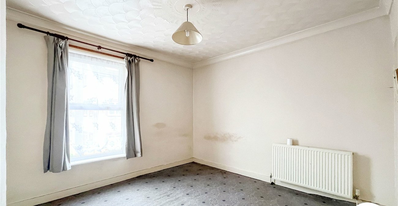 2 bedroom house for sale in Sittingbourne | Robinson Michael & Jackson