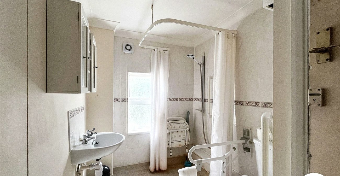 2 bedroom house for sale in Sittingbourne | Robinson Michael & Jackson