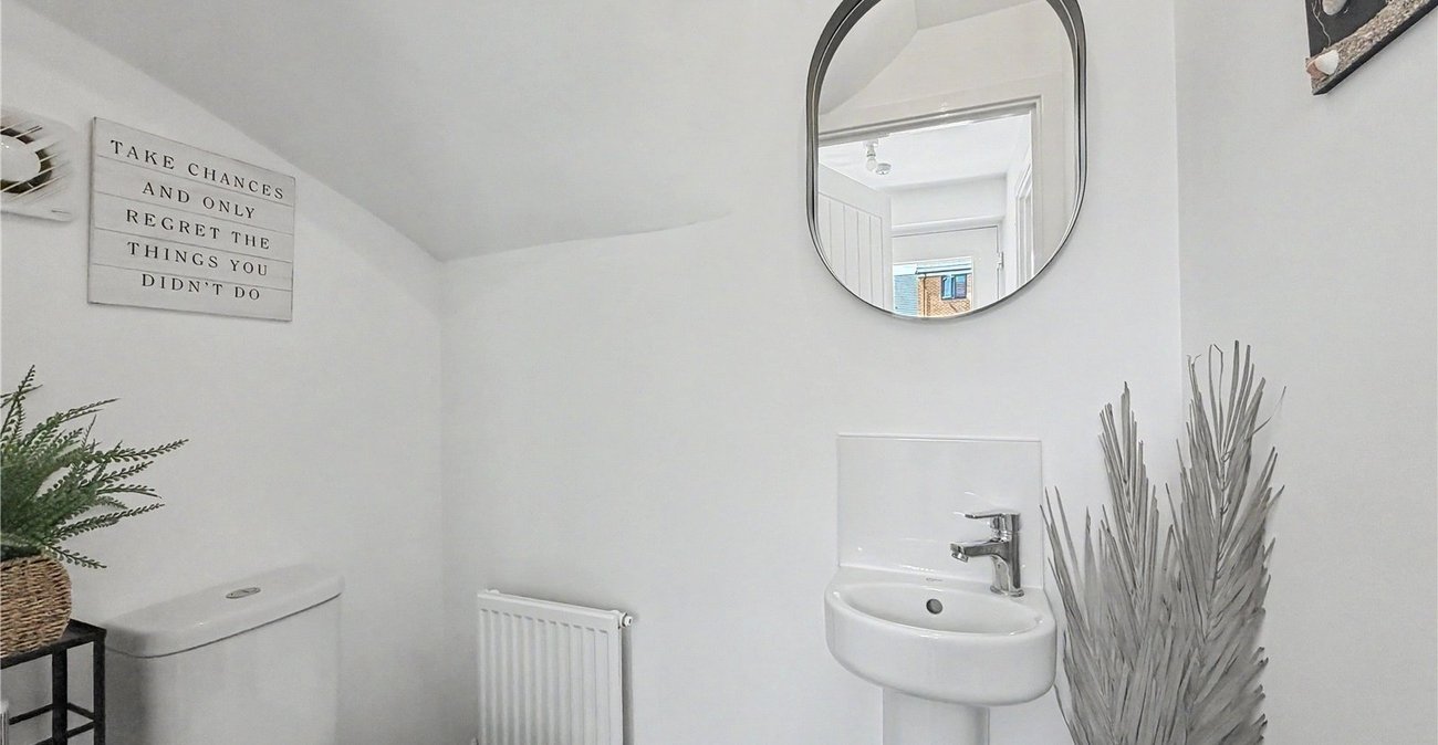 4 bedroom house for sale in Rainham | Robinson Michael & Jackson