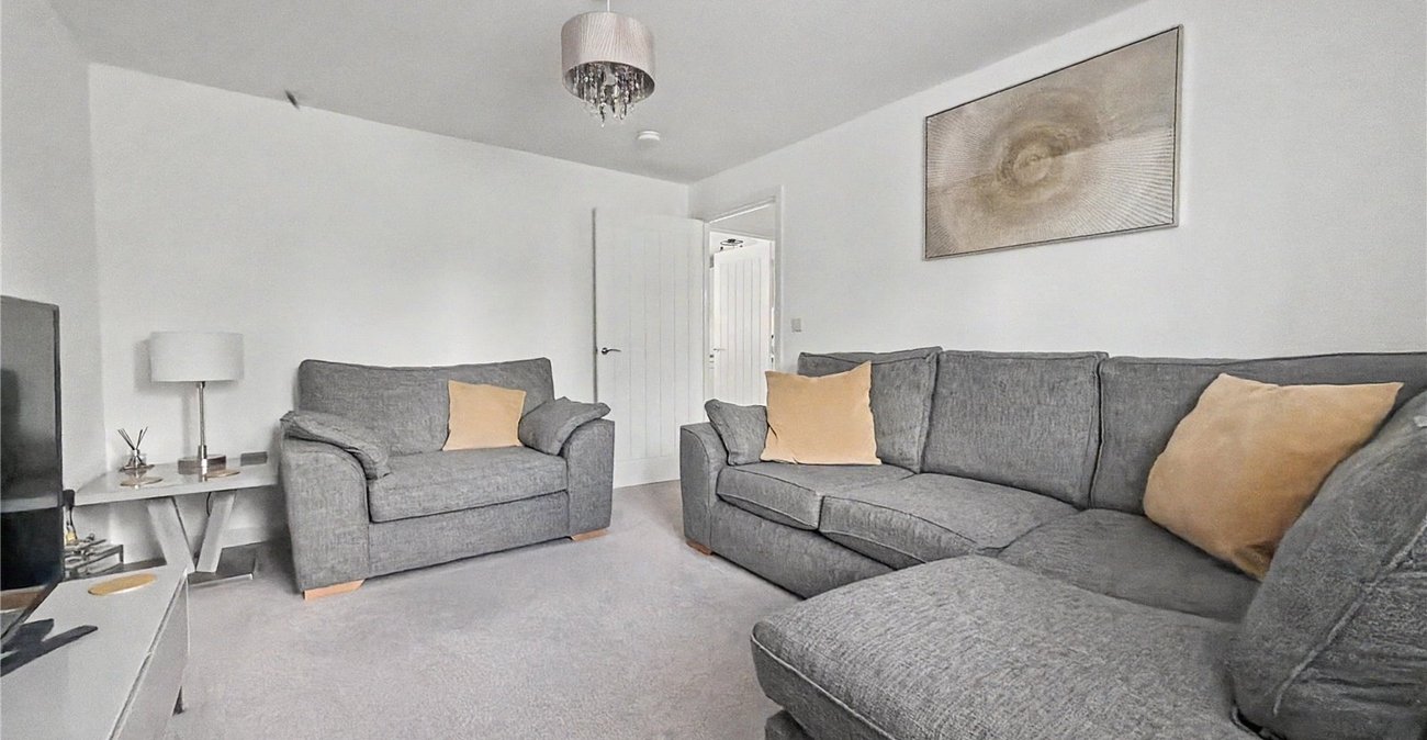 4 bedroom house for sale in Rainham | Robinson Michael & Jackson