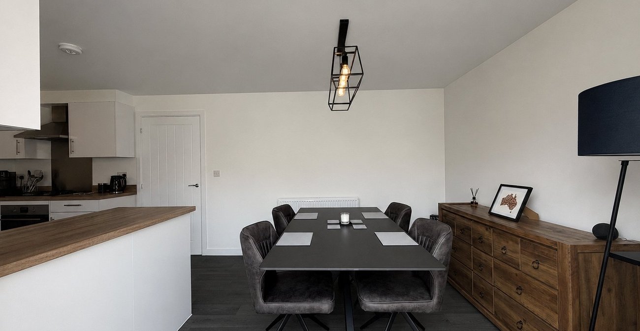 4 bedroom house for sale in Rainham | Robinson Michael & Jackson