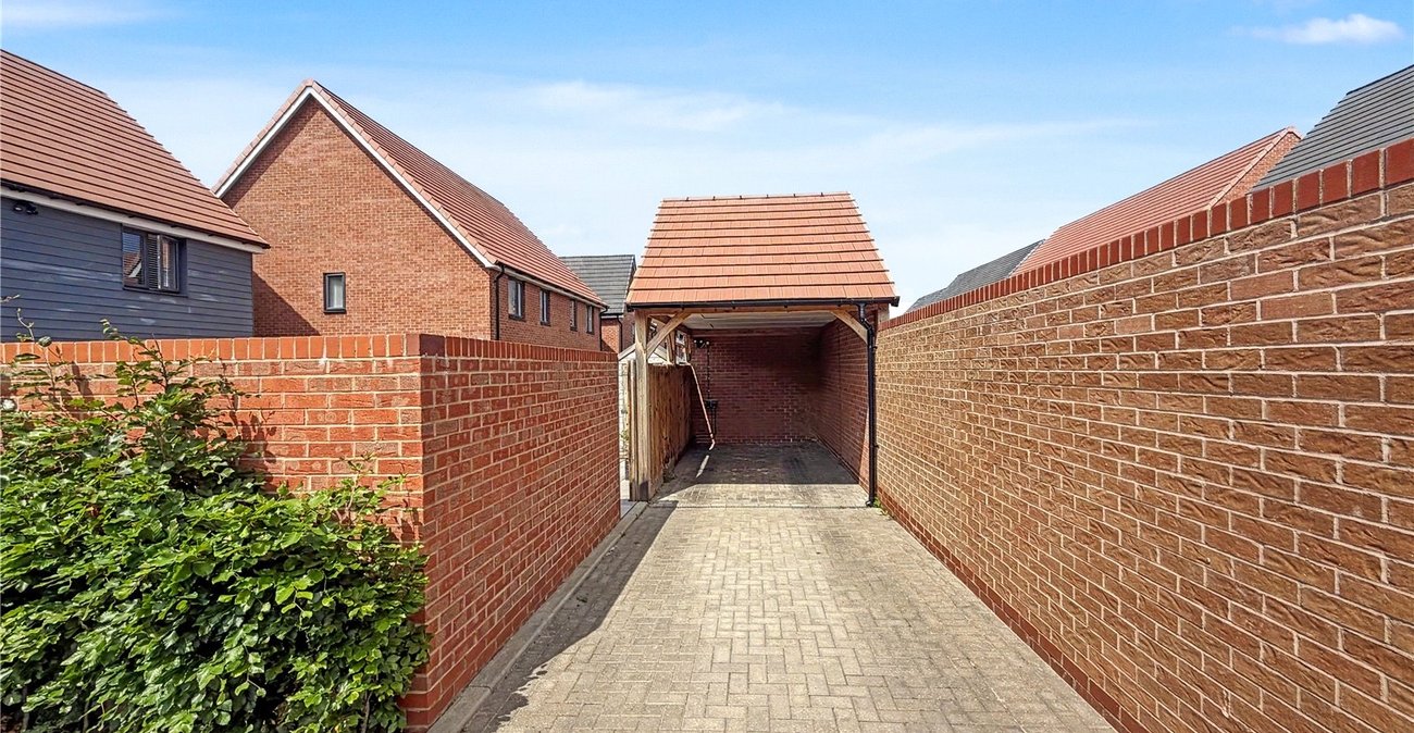 4 bedroom house for sale in Rainham | Robinson Michael & Jackson