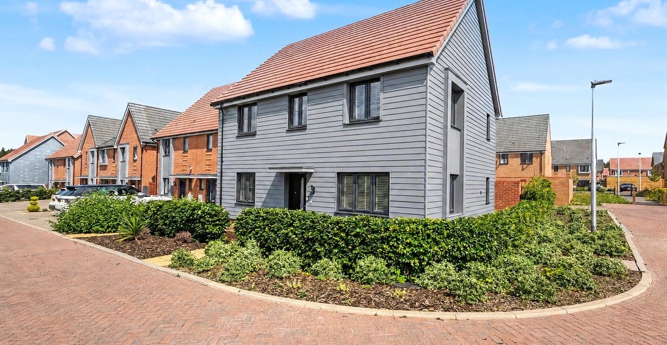 4 bedroom house for sale in Rainham | Robinson Michael & Jackson