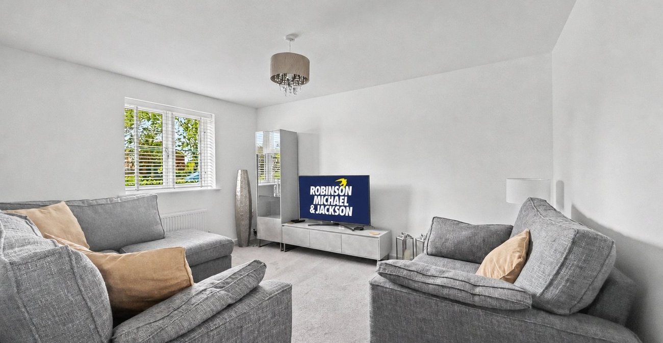 4 bedroom house for sale in Rainham | Robinson Michael & Jackson