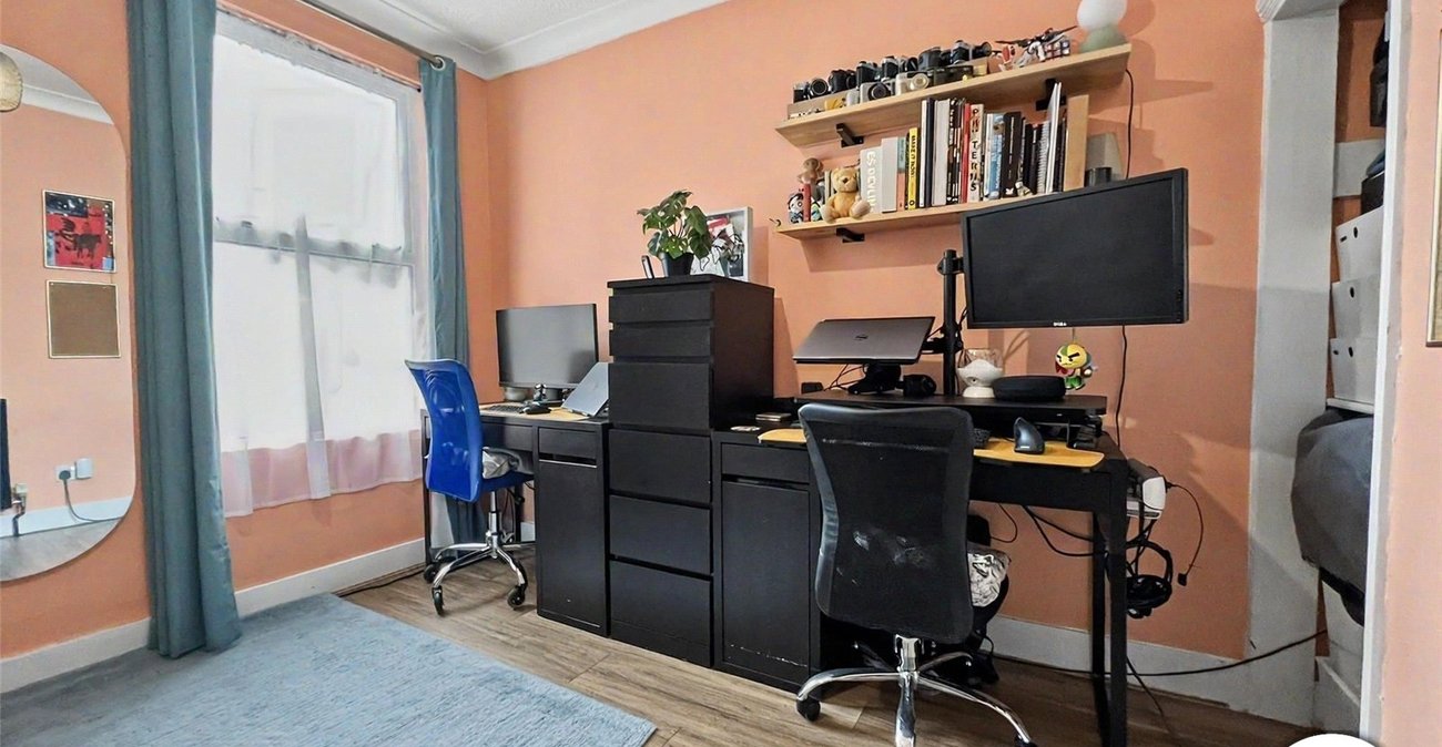2 bedroom house for sale in Rochester | Robinson Michael & Jackson