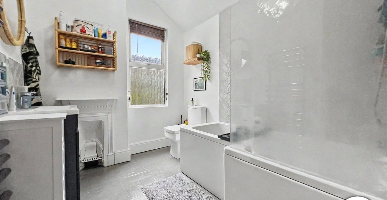 2 bedroom house for sale in Rochester | Robinson Michael & Jackson