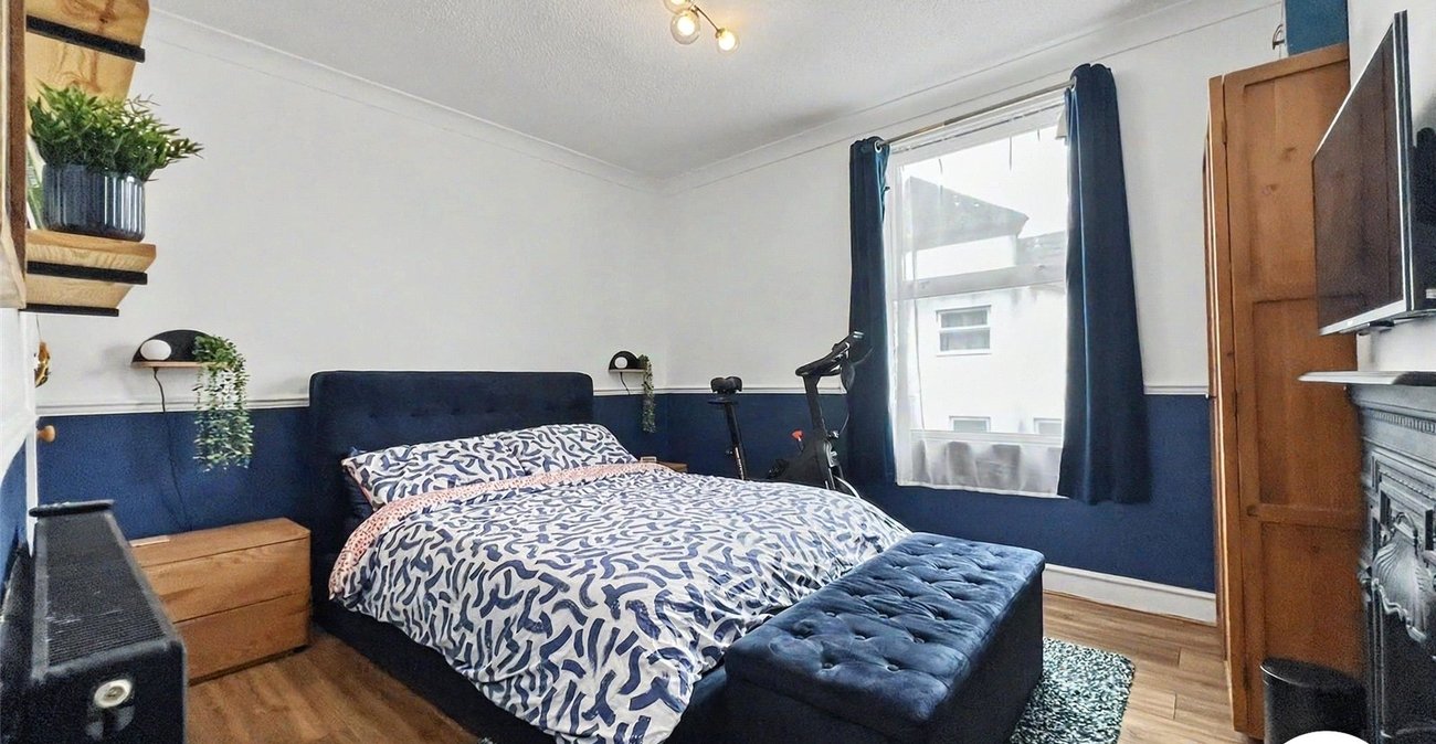2 bedroom house for sale in Rochester | Robinson Michael & Jackson