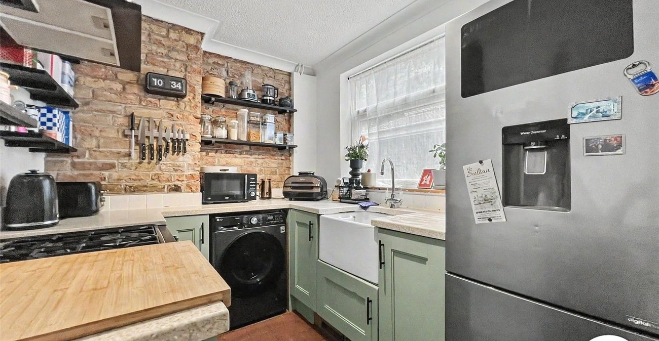 2 bedroom house for sale in Rochester | Robinson Michael & Jackson