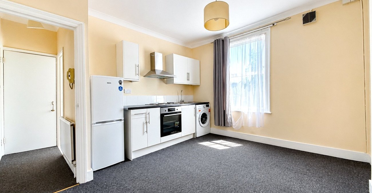 2 bedroom property for sale in London | Robinson Jackson