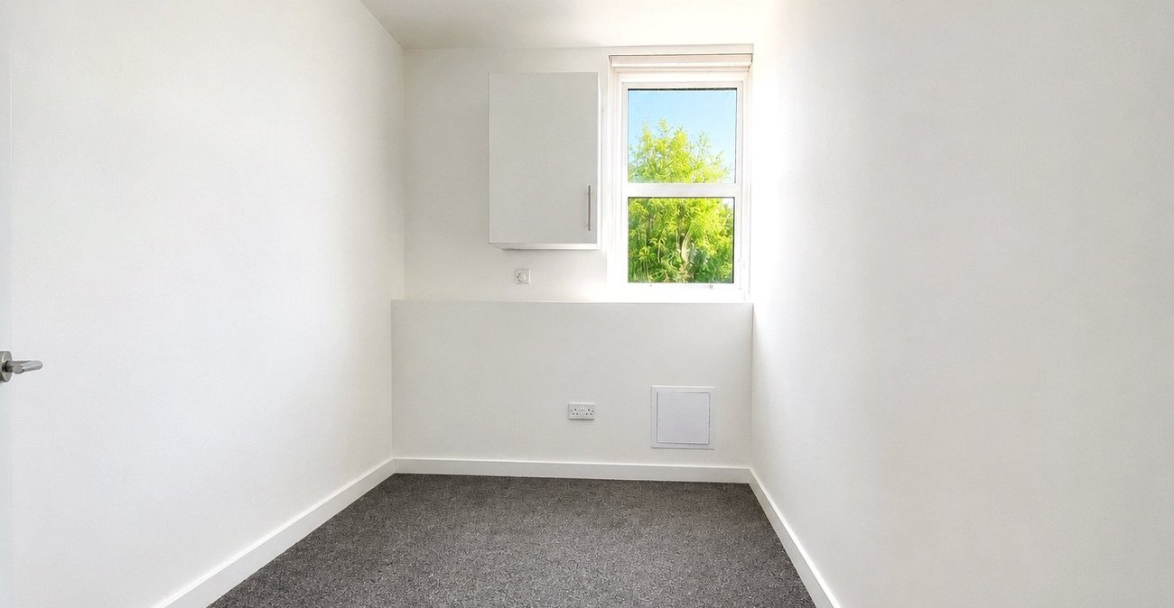 2 bedroom property for sale in London | Robinson Jackson