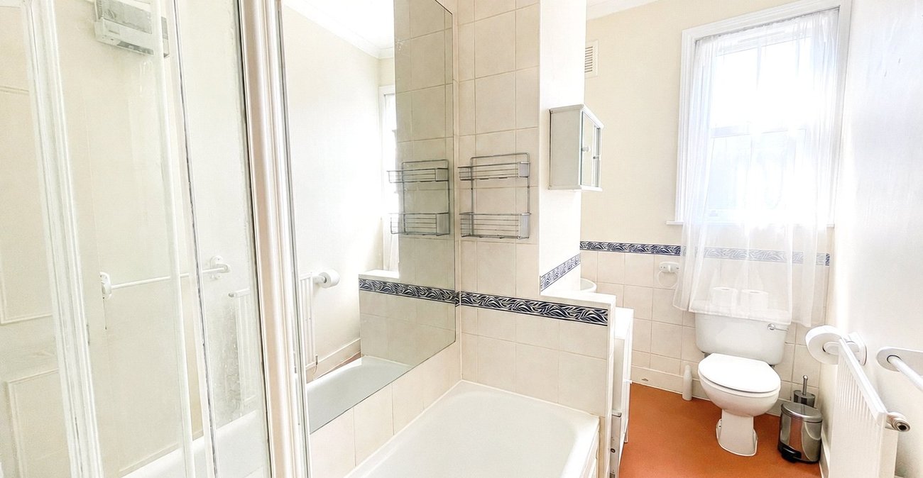 1 bedroom property for sale in London | Robinson Jackson