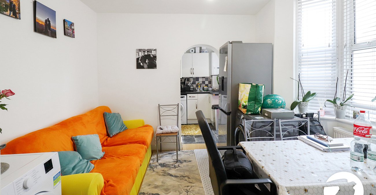 2 bedroom property for sale in Belvedere | Robinson Jackson