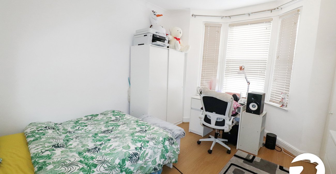 2 bedroom property for sale in Belvedere | Robinson Jackson