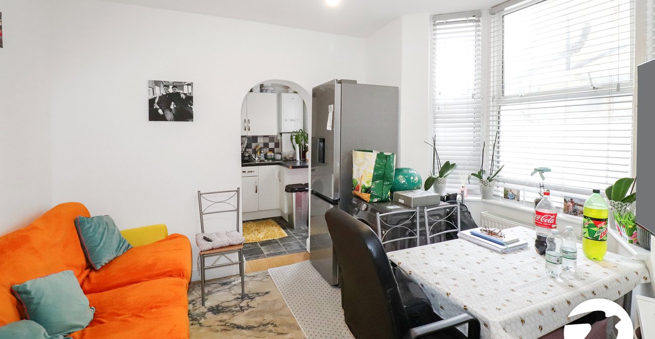 2 bedroom property for sale in Belvedere | Robinson Jackson