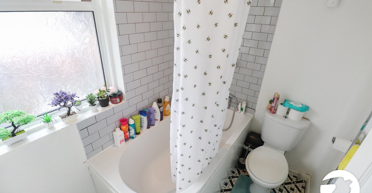 2 bedroom property for sale in Belvedere | Robinson Jackson