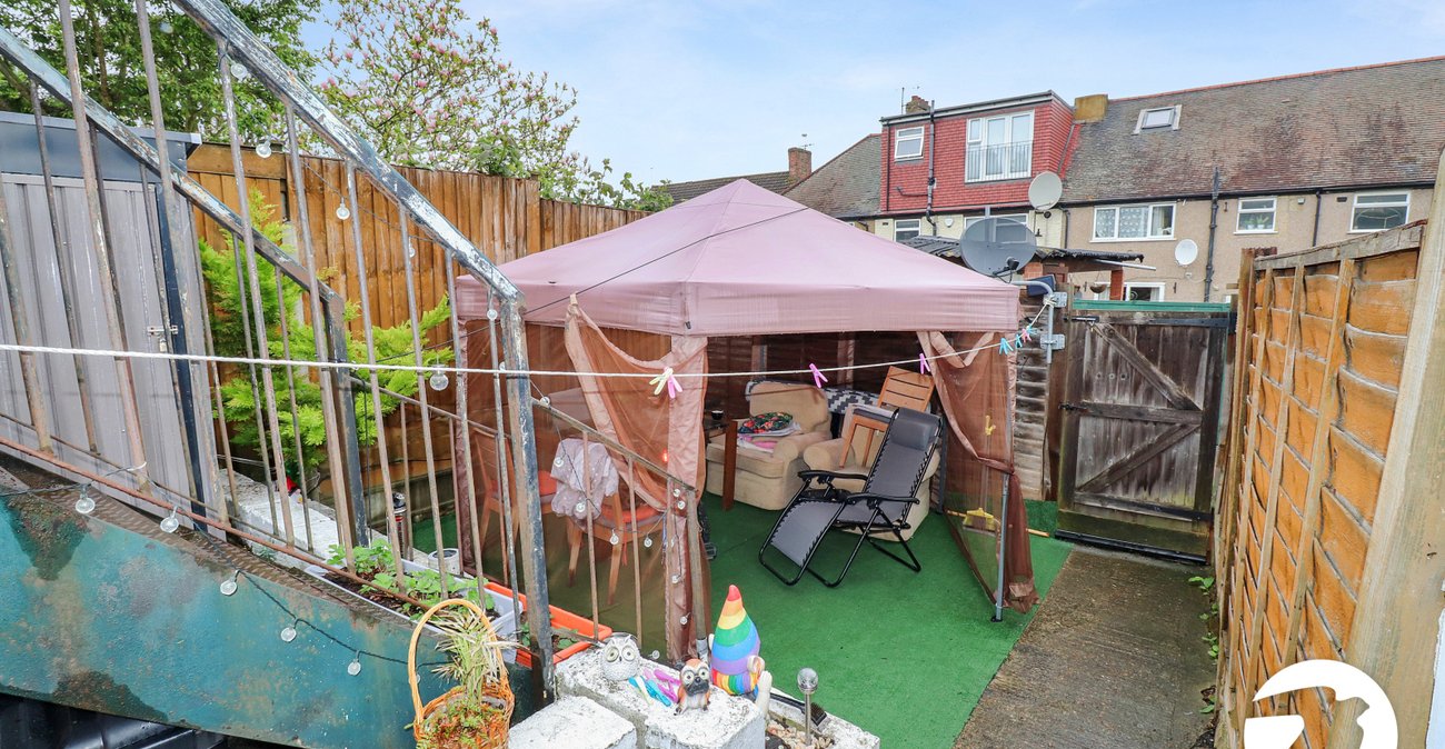 2 bedroom property for sale in Belvedere | Robinson Jackson