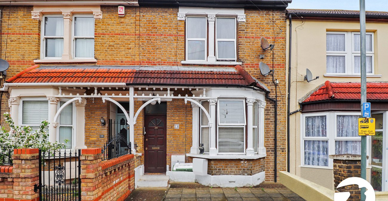 2 bedroom property for sale in Belvedere | Robinson Jackson