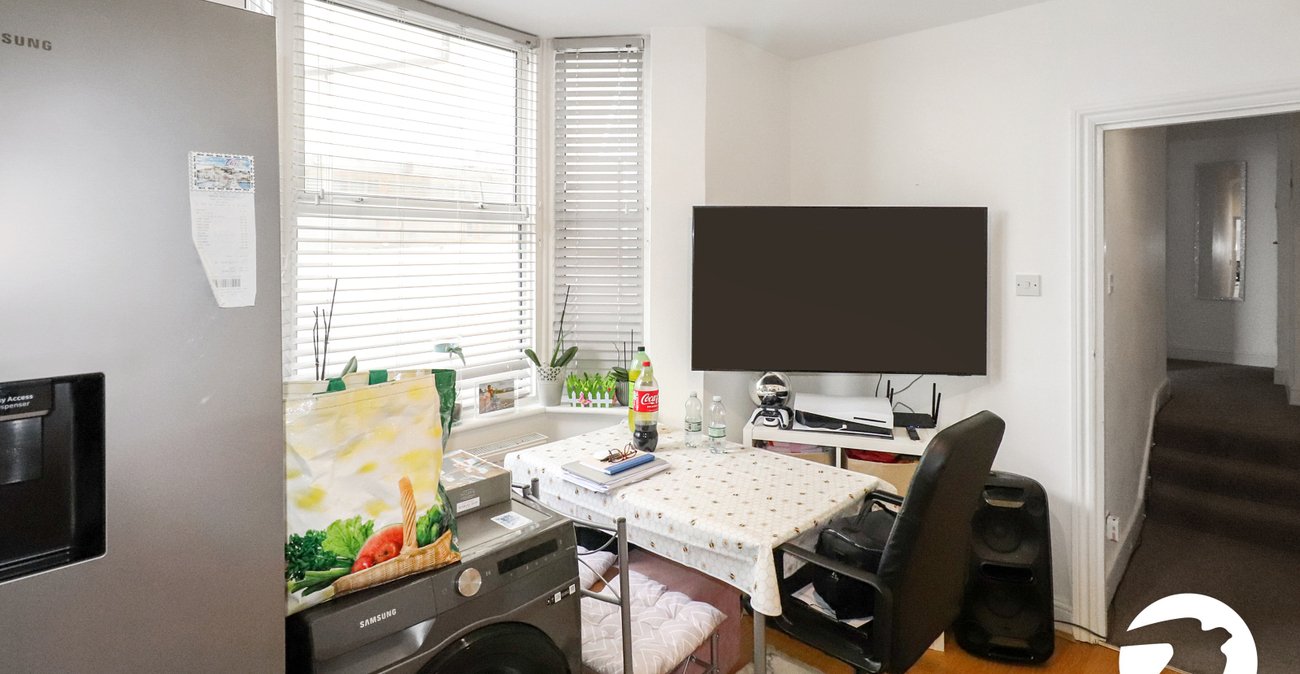 2 bedroom property for sale in Belvedere | Robinson Jackson