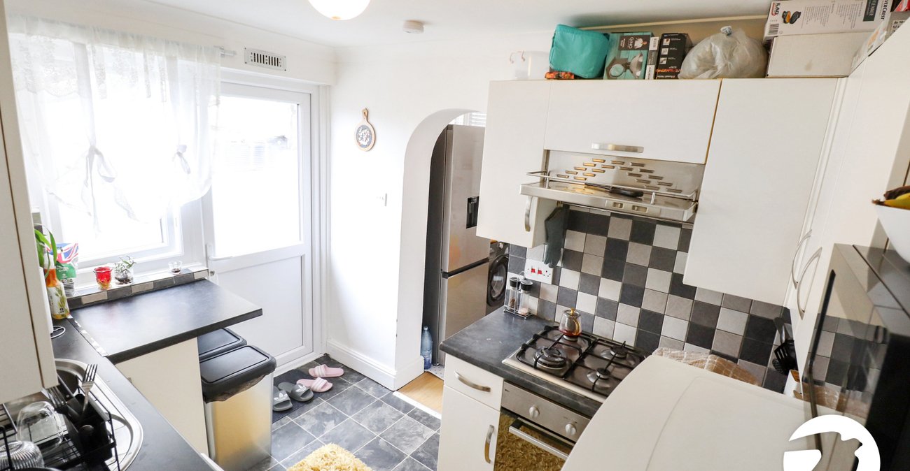 2 bedroom property for sale in Belvedere | Robinson Jackson