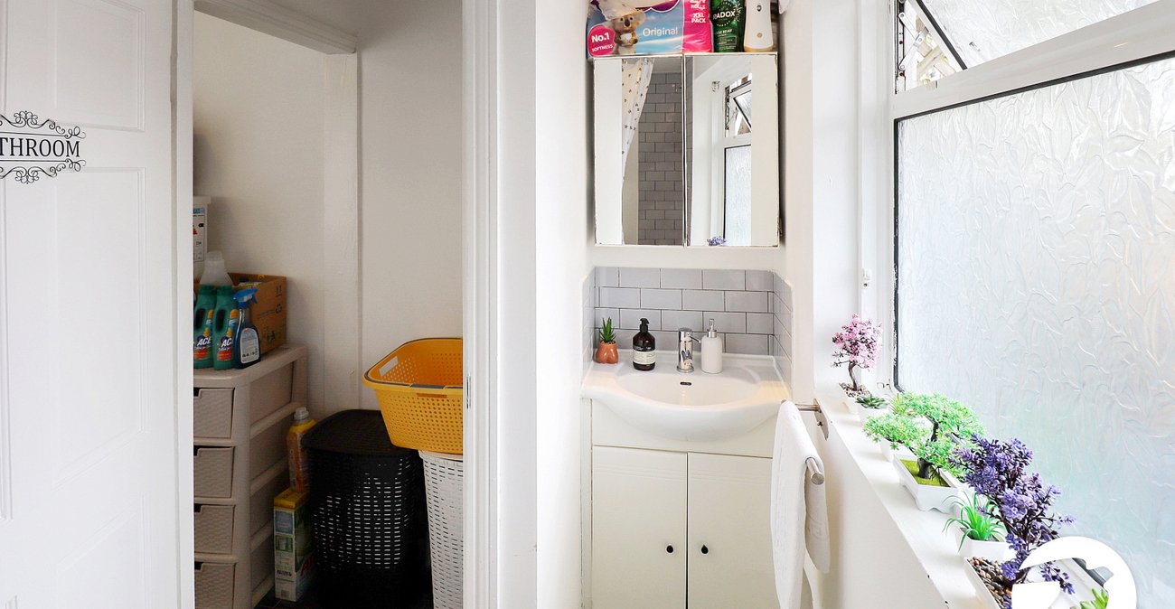 2 bedroom property for sale in Belvedere | Robinson Jackson