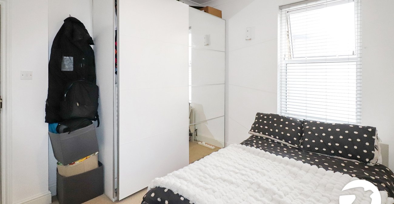 2 bedroom property for sale in Belvedere | Robinson Jackson