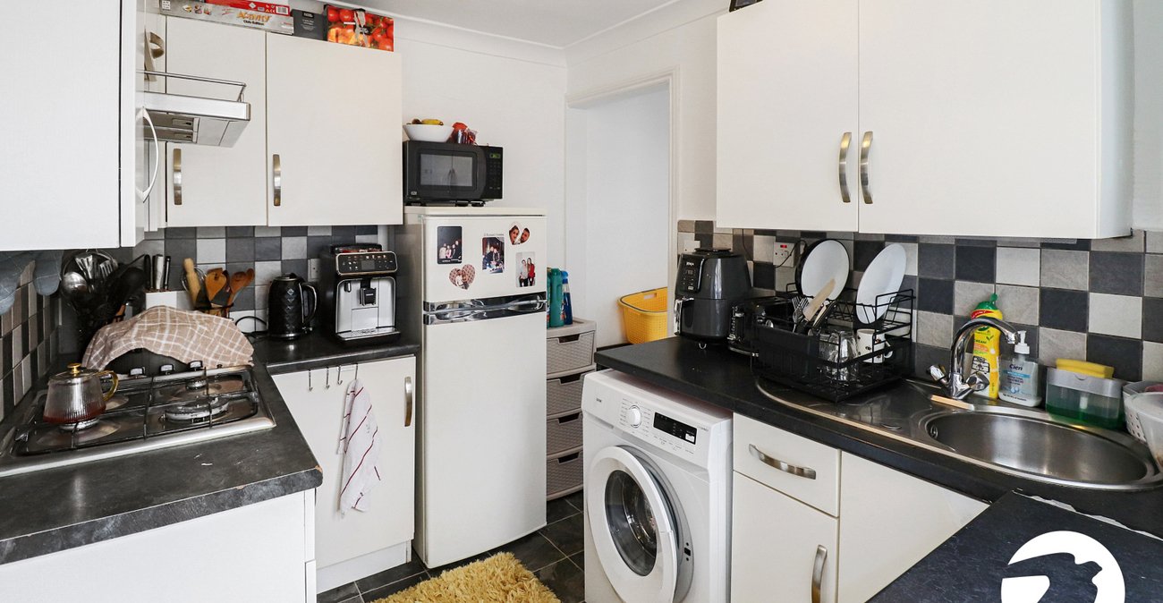 2 bedroom property for sale in Belvedere | Robinson Jackson