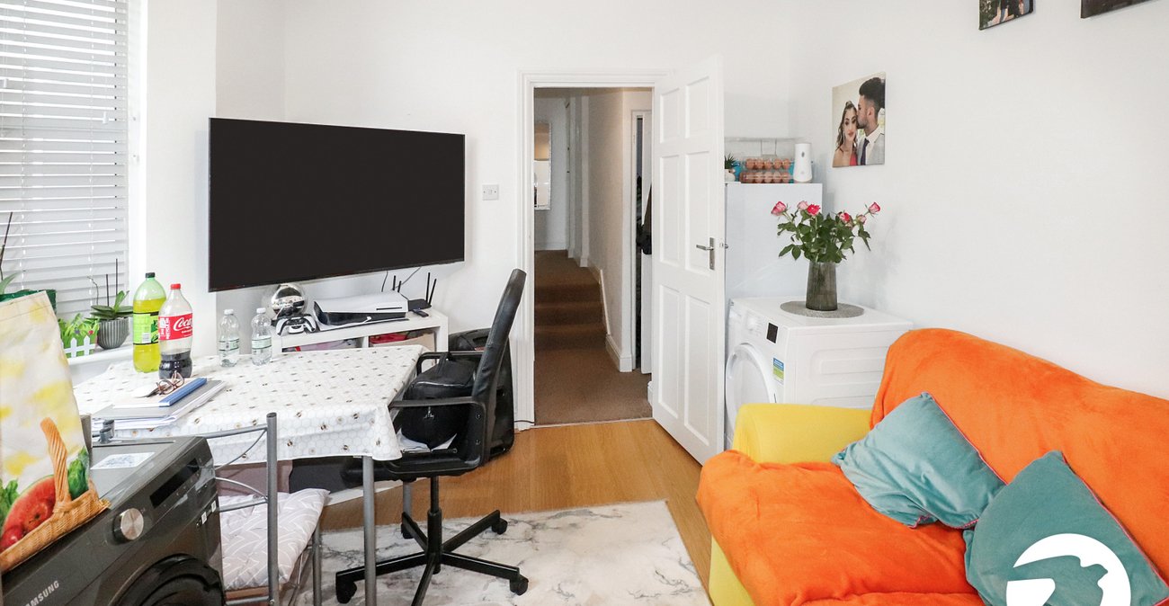 2 bedroom property for sale in Belvedere | Robinson Jackson