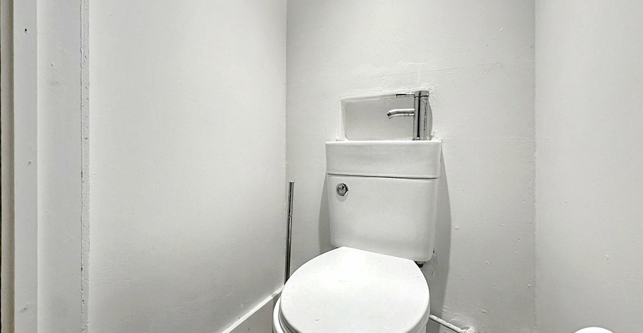 2 bedroom house for sale in Chatham | Robinson Michael & Jackson