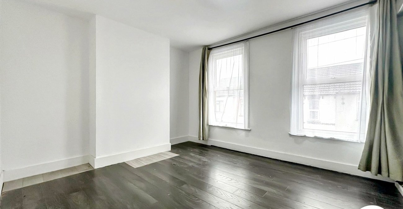 2 bedroom house for sale in Chatham | Robinson Michael & Jackson