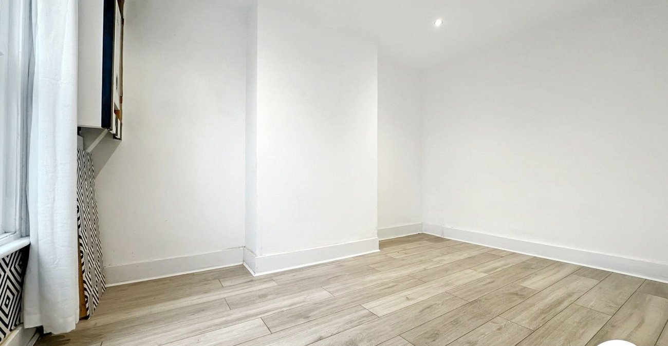 2 bedroom house for sale in Chatham | Robinson Michael & Jackson