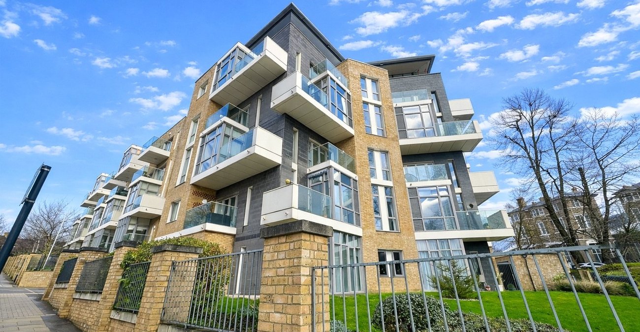 3 bedroom property for sale in Middleton Way | Robinson Jackson