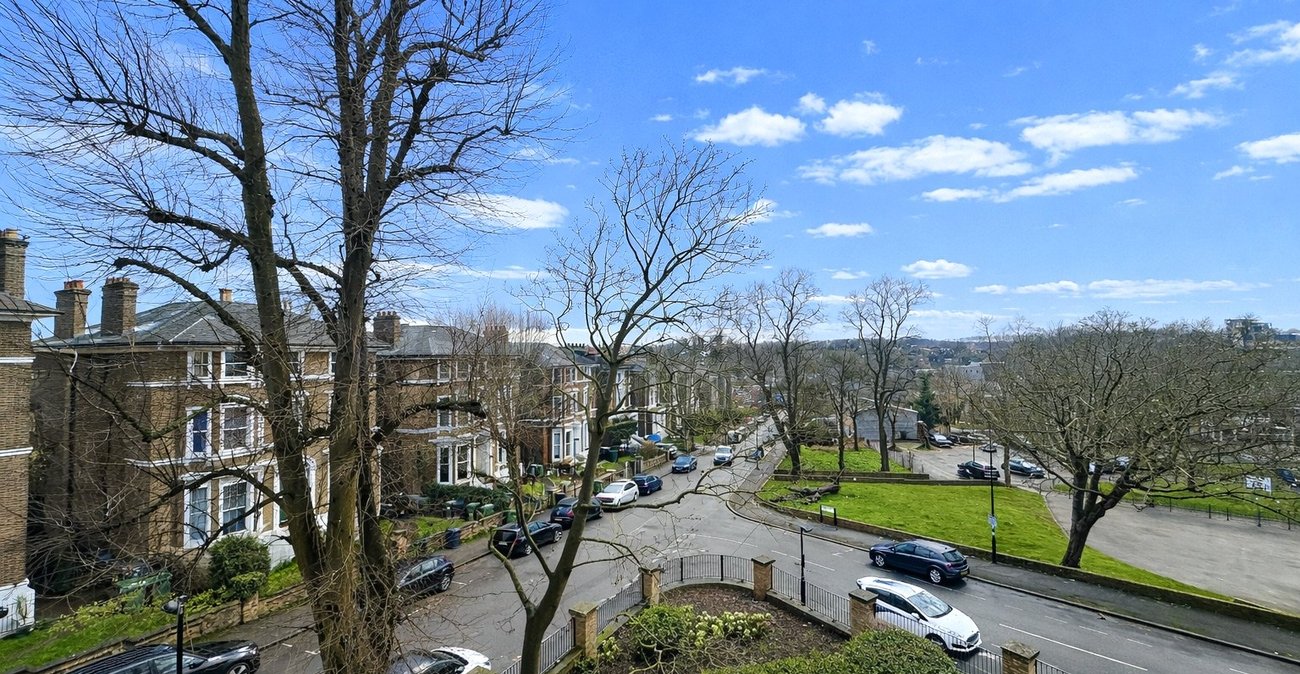 3 bedroom property for sale in Middleton Way | Robinson Jackson