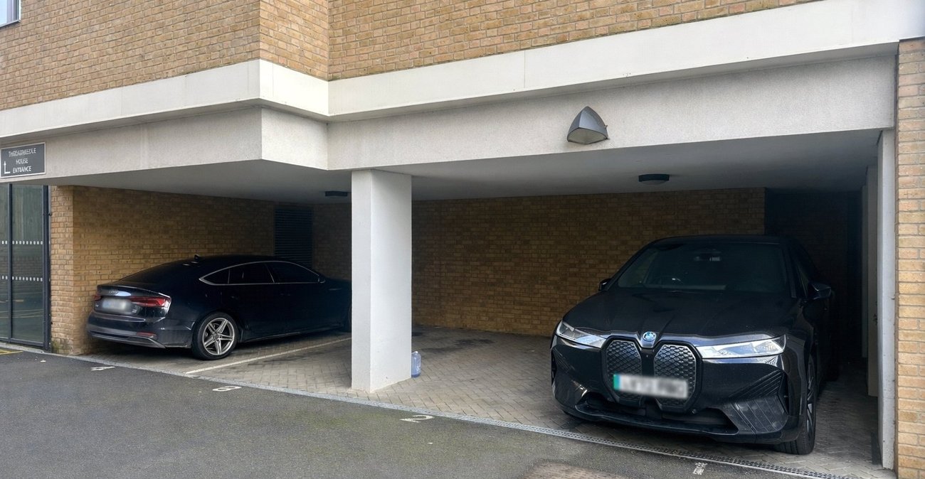 3 bedroom property for sale in Middleton Way | Robinson Jackson